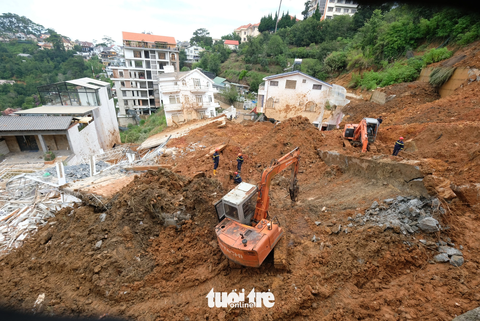 Sạt trượt đất, ngập lụt Đà Lạt: ngoài thiên tai có lỗi quản lý - Ảnh 5. Xây dựng ở thung lũng không đúng các quy chuẩn là mối lo ngại của các chuyên gia trong việc phòng sạt lở đất - Ảnh: M.V.