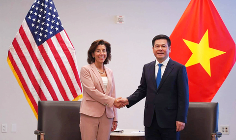 Bộ trưởng Bộ Công Thương Nguyễn Hồng Diên làm việc với bà Gina Raimondo - bộ trưởng Bộ Thương mại Hoa Kỳ (DOC) - Ảnh: BCT Bộ trưởng Bộ Công Thương Nguyễn Hồng Diên làm việc với bà Gina Raimondo - bộ trưởng Bộ Thương mại Mỹ (DOC) - Ảnh: BCT