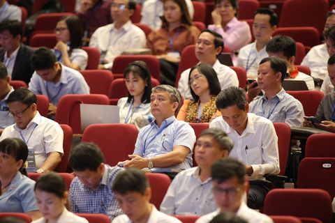 Đông đảo đại biểu chăm chú lắng nghe các tham luận về chuyển đối số, ứng dụng công nghệ thông tin mới - Ảnh: BTC Đông đảo đại biểu lắng nghe các tham luận về chuyển đổi số, ứng dụng công nghệ thông tin mới - Ảnh: HUY PHÚC