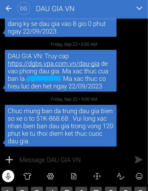 Người trúng đấu giá biển số 51K-868.68 rao bán lại sau vài giờ, giá chênh 300 triệu đồng - Ảnh 2. Tin nhắn xác nhận trúng đấu giá ngay sau khi hết phiên - Ảnh: Nhân vật cung cấp