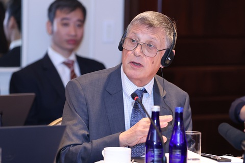 Giáo sư, chuyên gia Mỹ và những khuyến nghị để Việt Nam giàu, mạnh - Ảnh 2. Giáo sư David Dapice, kinh tế trưởng, Chương trình Việt Nam, Trường Harvard Kennedy - Ảnh: NHẬT BẮC