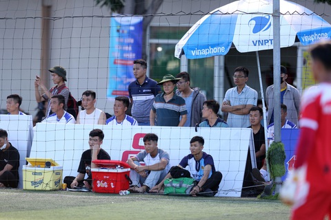 Nhiều khán giả địa phương đến theo dõi Giải bóng đá công nhân toàn quốc năm 2023 khu vực 3 - Ảnh: H.TÙNG Nhiều khán giả địa phương đến theo dõi Giải bóng đá công nhân toàn quốc năm 2023 khu vực 3 tại Nghệ An - Ảnh: H.TÙNG