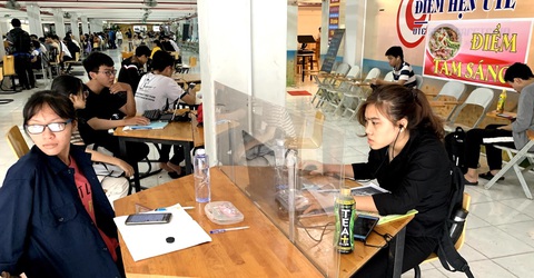 Trường đại học Sư phạm kỹ thuật TP.HCM: không học phí ngoại ngữ vẫn phải nộp học phí - Ảnh 2. Sinh viên Trường đại học Sư phạm kỹ thuật TP.HCM - Ảnh: TRẦN HUỲNH