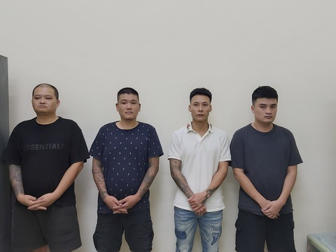 Băng nhóm 'tín dụng đen' buộc người vay gửi clip khỏa thân - Ảnh 1. Băng nhóm của Trường bị Phòng PC02 bắt giữ - Ảnh: Công an cung cấp
