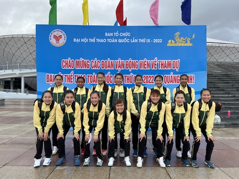 Bóng chuyền nữ TP.HCM nhận ‘doping’ trước vòng 2 giải VĐQG - Ảnh 1. Tuyển bóng chuyền nữ TP.HCM được tài trợ, vượt qua khó khăn để hướng đến vòng 2 giải vô địch quốc gia 2023 - Ảnh: A.S.