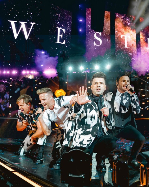 Nhóm nhạc Westlife biểu diễn trong chuyến lưu diễn The Wild Dream Tour - Ảnh: Facebook Westlife Nhóm nhạc Westlife biểu diễn trong chuyến lưu diễn The Wild Dreams Tour - Ảnh: Facebook Westlife