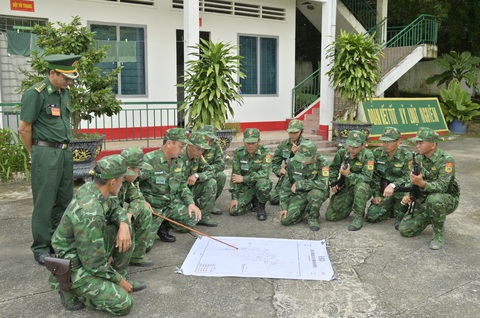 Phá chuyên án mua bán vũ khí quân dụng liên tỉnh - Ảnh 2. Lực lượng Bộ đội biên phòng Kiên Giang lên kế hoạch phá án mua bán vũ khí quân dụng liên tỉnh, trong đó có Kiên Giang - Ảnh: TIẾN VINH