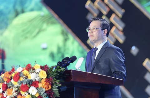 Ông Nguyễn Văn Sơn - chủ tịch UBND tỉnh Tuyên Quang - phát biểu tại lễ khai mạc chương trình du lịch "Qua những miền di sản Việt Bắc" - Ảnh: GIA KHÁNH Ông Nguyễn Văn Sơn - chủ tịch UBND tỉnh Tuyên Quang - phát biểu tại lễ khai mạc chương trình du lịch "Qua những miền di sản Việt Bắc" - Ảnh: GIA KHÁNH