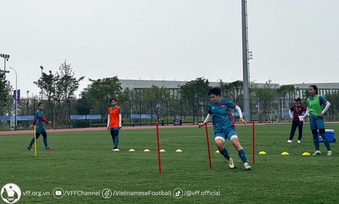 Tuyển nữ Việt Nam hướng đến trận gặp Bangladesh ở Asiad 19 - Ảnh 1. Đội tuyển nữ Việt Nam tập luyện chiều 23-9 - Ảnh: VFF