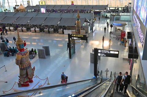 Sân bay Suvarnabhumi ở Bangkok cùng một số sân bay khác của Thái Lan sẽ được nâng cấp, mở rộng - Ảnh: AFP Sân bay Suvarnabhumi ở Bangkok cùng một số sân bay khác của Thái Lan sẽ được nâng cấp, mở rộng - Ảnh: AFP
