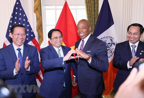 Thị trường New York chia sẻ đã từng thăm Việt Nam và luôn lưu giữ những kỷ niệm, ấn tượng hết sức tốt đẹp về đất nước, con người Việt Nam và mong muốn sớm thăm lại Việt Nam - Ảnh: TTXVN Thị trưởng New York chia sẻ từng thăm Việt Nam và luôn lưu giữ những kỷ niệm, ấn tượng hết sức tốt đẹp về đất nước, con người Việt Nam và mong muốn sớm thăm lại Việt Nam - Ảnh: TTXVN
