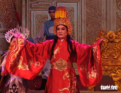 Nghệ sĩ Minh Tâm trong vai Tống vương - Ảnh: LINH ĐOAN Nghệ sĩ Minh Tâm trong vai Tống vương - Ảnh: LINH ĐOAN
