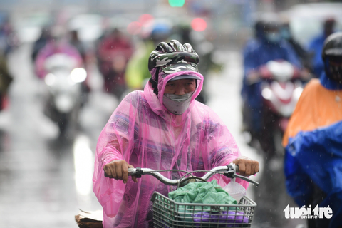 Thời tiết hôm nay 24-9: Gió mùa mạnh lên, Nam Bộ tăng mưa - Ảnh 1. Hôm nay gió mùa mạnh lên, Nam Bộ thời tiết mưa nhiều hơn - Ảnh: QUANG ĐỊNH