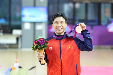Asiad: Việt Nam chờ tin vui từ võ thuật - Ảnh 4. Trần Hồ Duy giành HCĐ quyền cá nhân nam - Ảnh: T.N