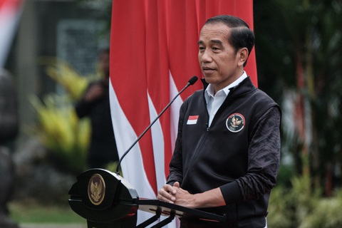 Indonesia sắp thông qua quy định về bán hàng qua mạng xã hội - Ảnh 1. Tổng thống Indonesia Joko Widodo thông báo các quy định mới về hoạt động mua bán hàng trên mạng xã hội nhằm bảo vệ hoạt động kinh doanh của các doanh nghiệp địa phương - Ảnh: AFP