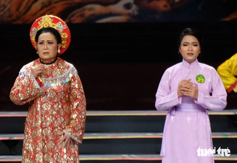 Thí sinh Nguyễn Thị Như Ý (bìa phải) thi trích đoạn Liệt phụ kêu oan, diễn cùng huấn luyện viên Thanh Hằng - Ảnh: LINH ĐOAN Thí sinh Nguyễn Thị Như Ý (bìa phải) thi trích đoạn Liệt phụ kêu oan, diễn cùng huấn luyện viên Thanh Hằng - Ảnh: LINH ĐOAN