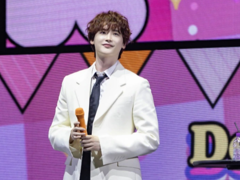 Lee Jong Suk trong buổi họp fan tại Seoul, Hàn Quốc - Ảnh: BTC Lee Jong Suk trong buổi họp fan tại Seoul, Hàn Quốc - Ảnh: BTC