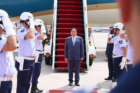 9 ngày Thủ tướng Phạm Minh Chính ở châu Mỹ - Ảnh 14. Hai hàng tiêu binh chào đón Thủ tướng Phạm Minh Chính tại thủ đô Brasilia của Brazil - Ảnh: NHẬT BẮC