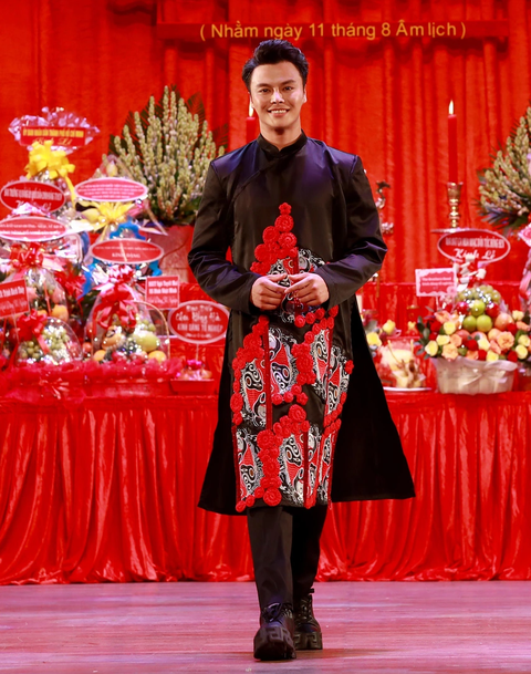 Võ Minh Lâm với thiết kế lấy màu đen làm chủ đạo Võ Minh Lâm với thiết kế lấy màu đen làm chủ đạo