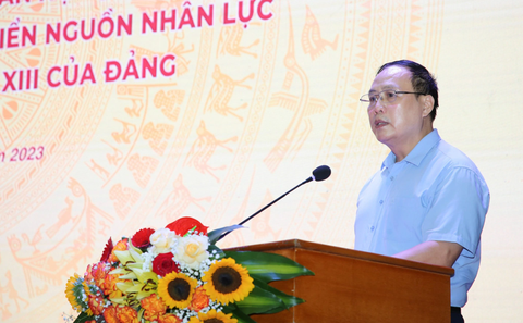 Chưa chú trọng giáo dục STEM ở bậc đại học - Ảnh 2. GS.TSKH Nguyễn Đình Đức phát biểu tại hội thảo - Ảnh: ĐHQGHN