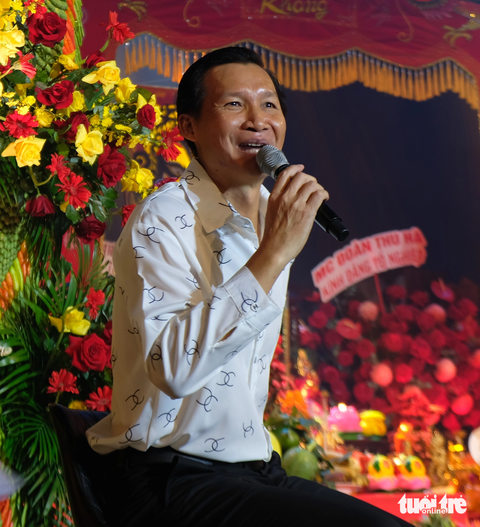 Vũ Thành Vinh chia sẻ việc ra mắt sách là để anh bày tỏ lòng biết ơn với cuộc đời. Đặc biệt cuộc đời có nhiều điều thần kỳ như anh từng trải qua - Ảnh: LINH ĐOAN Vũ Thành Vinh chia sẻ việc ra mắt sách là để anh bày tỏ lòng biết ơn với cuộc đời. Đặc biệt cuộc đời có nhiều điều thần kỳ như anh từng trải qua - Ảnh: LINH ĐOAN