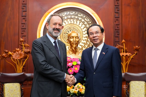 Bí thư Thành ủy TP.HCM Nguyễn Văn Nên tiếp tân Đại sứ Ý tại Việt Nam Marco Della Seta, sáng 26-9 - Ảnh: HỮU HẠNH Bí thư Thành ủy TP.HCM Nguyễn Văn Nên tiếp tân Đại sứ Ý tại Việt Nam Marco Della Seta sáng 26-9 - Ảnh: HỮU HẠNH