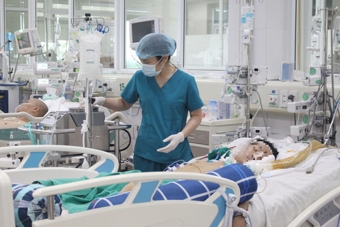 Tin tức sáng 30-9: Bắt 15 người giả nhà sư bán 'thuốc' lá lốt, lá sung và đã giao 1.400 đơn hàng - Ảnh 2. Tin tức sáng 30-9: Bắt 15 người giả nhà sư bán 'thuốc' lá lốt, lá sung và đã giao 1.400 đơn hàng - Ảnh 2.