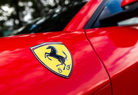 Doanh nhân triệu phú: 'Dù nhiều tiền tôi cũng không mua Ferrari' - Ảnh 2. Waller cho rằng Ferrari không phải chiếc xe phù hợp trong bối cảnh kinh tế hiện nay - Ảnh: The Sun
