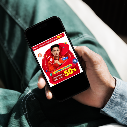 Khám phá chuỗi ưu đãi nối dài tại sự kiện 10.10 Shopee Live Đại tiệc thương hiệu - Ảnh 3. Đặc biệt, người dùng còn được tiếp cận vô số deal độc quyền giảm thẳng 50% khi theo dõi các phiên livestream được phát sóng đều đặn trên Shopee Live trong khuôn khổ siêu sale 10.10