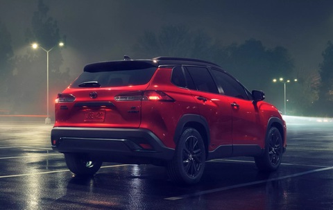 Toyota Corolla Cross có phiên bản bóng đêm - Ảnh 2. Hàng loạt yếu tố bên ngoài xe được đổi sang giao diện tối màu để tạo hiệu ứng tương phản - Ảnh: Toyota