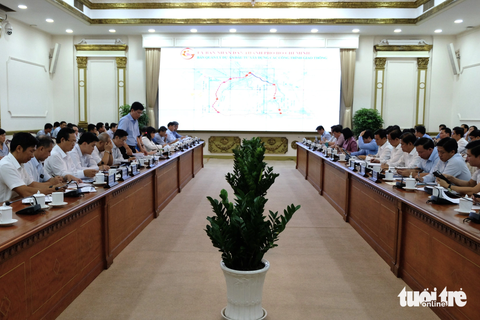h - Ảnh 1. Quang cảnh buổi làm việc của Bộ Giao thông vận tải với các địa phương về dự án vành đai 3 TP.HCM - Ảnh: PHƯƠNG NHI