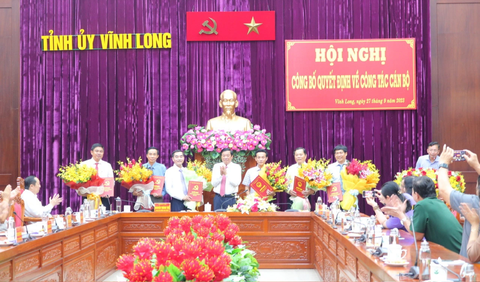 Tỉnh ủy Vĩnh Long điều động loạt cán bộ cấp lãnh đạo - Ảnh 1. Tỉnh ủy Vĩnh Long điều động loạt cán bộ cấp lãnh đạo - Ảnh: B.D.