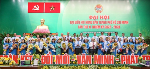 'Nông nghiêp, nông thôn và nông dân là một phần không thể thiếu trong quá trình phát triển bền vững' - Ảnh 4. Ban chấp hành Hội Nông dân TP.HCM gồm 37 ủy viên ra mắt đại hội - Ảnh: THẢO LÊ