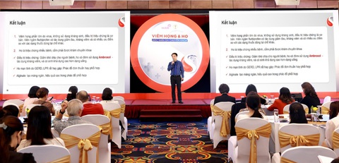Nâng cao tác động tích cực từ dược sĩ nhà thuốc trong bảo tồn thuốc kháng sinh - Ảnh 2. TS.BS Lê Anh Tuấn, phó giám đốc bệnh viện Tai Mũi Họng Trung ương cho rằng sử dụng viêm ngậm và viên nén sẽ bao phủ miệng và họng tốt hơn so với dung dịch xịt và súc họng.