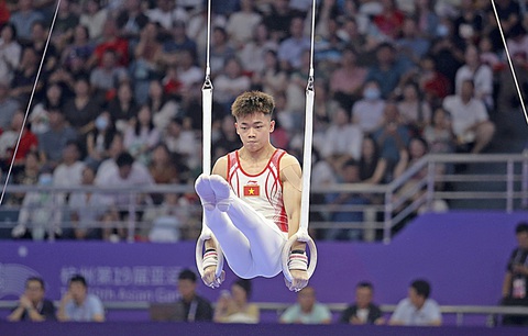 Truyền nhân của Phạm Phước Hưng - Ảnh 1. Phạm Phước Hiếu thi đấu chung kết toàn năng ở Asiad 19 chiều 26-9 - Ảnh: ĐỨC KHUÊ