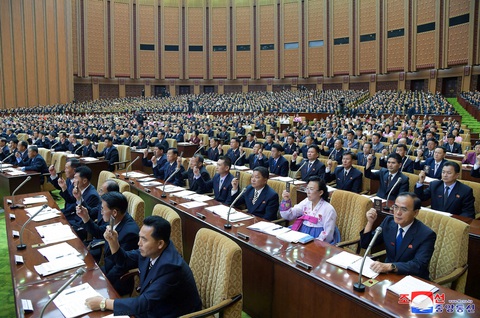 Phiên họp thứ 9 của Hội nghị Nhân dân Tối cao lần thứ 14 của Triều Tiên được tổ chức tại Hội trường Mansudae, Bình Nhưỡng, ngày 28-9 - Ảnh: KCNA Phiên họp thứ 9 của Hội nghị Nhân dân tối cao lần thứ 14 của Triều Tiên được tổ chức tại Hội trường Mansudae, Bình Nhưỡng, ngày 28-9 - Ảnh: KCNA