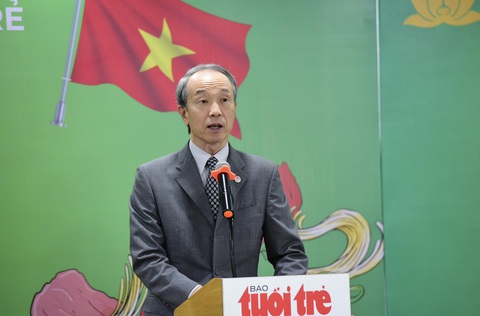 ông Masuo Ono - tổng lãnh sự Nhật Bản tại TP.HCM, chúc mừng báo Tuổi Trẻ thành lập chi hội Hữu nghị Việt Nam - Nhật Bản - Ảnh: DUYÊN PHAN Ông Masuo Ono - tổng lãnh sự Nhật Bản tại TP.HCM, chúc mừng báo Tuổi Trẻ thành lập Chi hội Hữu nghị Việt Nam - Nhật Bản - Ảnh: DUYÊN PHAN