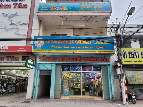 Nha Trang đấu giá nhiều khu 'đất vàng' - Ảnh 1. Nhà số 89 Thống Nhất (TP Nha Trang), một trong 20 lô đất sẽ được bán đấu giá, đang cho doanh nghiệp thuê - Ảnh: TRẦN HƯỚNG