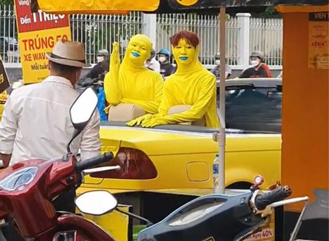 Ảnh vui 28-9: 'Các bác cho em ý kiến với, nên bấm còi không ạ?' - Ảnh 6. Vậy là vàng tươi dữ chưa?!