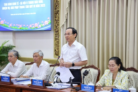 Bí thư Nguyễn Văn Nên nói về việc phó chủ tịch TP Thủ Đức bị kỷ luật - Ảnh 1. Bí thư Thành ủy TP.HCM Nguyễn Văn Nên phát biểu chỉ đạo tại cuộc họp kinh tế, xã hội sáng 28-9 - Ảnh: TTBC