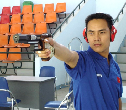 Nhà vô địch Asiad Phạm Quang Huy: ‘Bố mẹ ơi con làm được rồi, HCV Asiad đầu tiên’ - Ảnh 3. Tượng đài bắn súng Việt Nam Phạm Cao Sơn là cha của nhà vô địch Asiad Phạm Quang Huy - Ảnh: FBNV