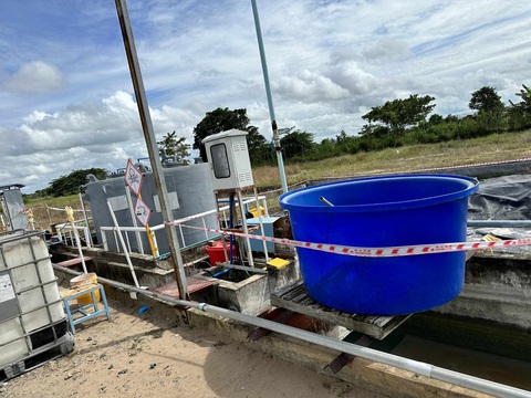 Doanh nghiệp ở An Giang để rò rỉ Acid Sulfuric ra môi trường - Ảnh 1. Khu vực chứa acid sulfuric của Công ty JIC Việt Nam bị rò rỉ khoàng 2,8 tấn hóa chất ra môi trường - Ảnh: Cơ quan chức năng cung cấp