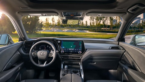 Lexus công bố giá Lexus TX: Cầu nối giữa RX và LX - Ảnh 2. Nội thất trên Lexus TX nhìn khá "phổ thông" và thiếu cá tính riêng dù độ sang trọng và hiện đại là không thể phủ nhận - Ảnh: Lexus