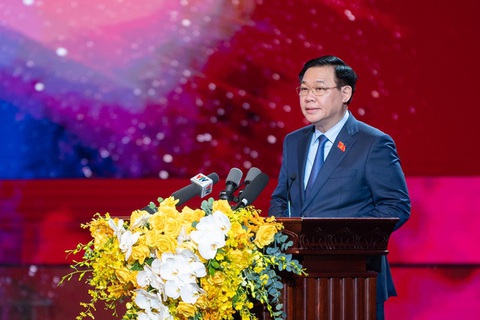 Chủ tịch Quốc hội: Cảnh sát phòng cháy chữa cháy không quản tính mạng, lao vào lửa cứu người - Ảnh 1. Chủ tịch Quốc hội Vương Đình Huệ phát biểu tại lễ phát động - Ảnh: Quochoi.vn