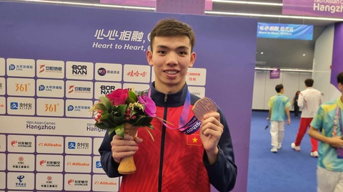 Asiad 19 ngày 29-9: Nguyễn Huy Hoàng đoạt HCĐ 400m tự do - Ảnh 1. Nguyễn Huy Hoàng đoạt HCĐ 400m tự do nam tại Asiad 19 - Ảnh: HUY ĐĂNG