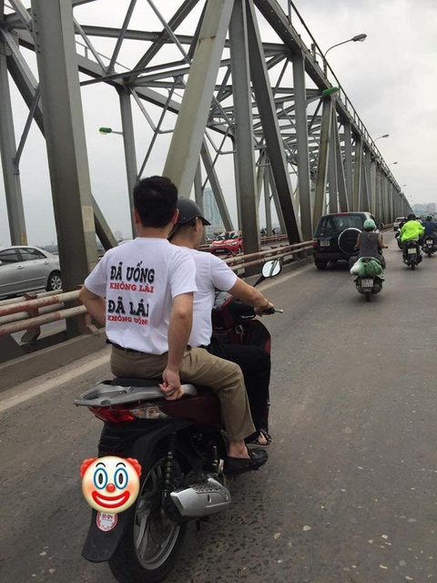 Ảnh vui 29-9: Khi con làm bài tập về nhà! - Ảnh 5. Anh ơi, cái nón!!!