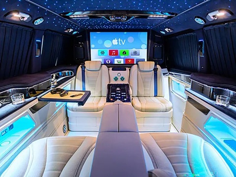 Sao Manchester United tậu van Maybach để đi tạm sau ngày làm hỏng Rolls-Royce - Ảnh 3. Nội thất chiếc van được khẳng định cực kỳ sang trọng và có nhiều hình thức giải trí được bổ sung - Ảnh: The Sun