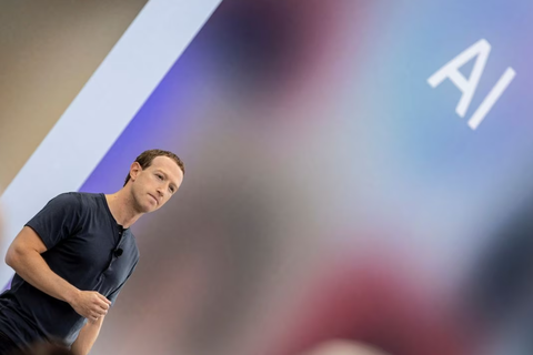 Giám đốc điều hành Meta Mark Zuckerberg phát biểu tại sự kiện Meta Connect ở Menlo Park, California, Hoa Kỳ, ngày 27 tháng 9 năm 2023. REUTERS/Carlos Barria/File Photo Giám đốc điều hành Meta Mark Zuckerberg phát biểu tại sự kiện Meta Connect ở Menlo Park, California, Mỹ hôm 27-9-2023 - Ảnh: REUTERS