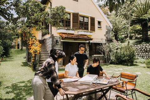 Hoa hậu Ngọc Hân hào hứng khám phá Đà Lạt qua lăng kính hội họa - Ảnh 3. Sau nhiều năm, Ngọc Hân có cơ hội sống lại với đam mê mỹ thuật