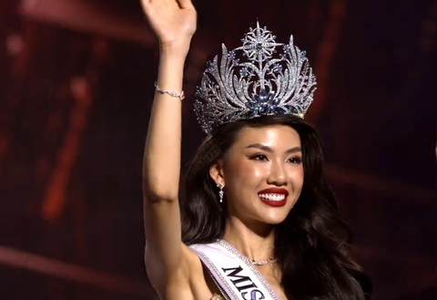Bùi Quỳnh Hoa đăng quang Miss Universe Vietnam 2023 - Ảnh 2. Bùi Quỳnh Hoa chính thức đăng quang Miss Universe Vietnam 2023.